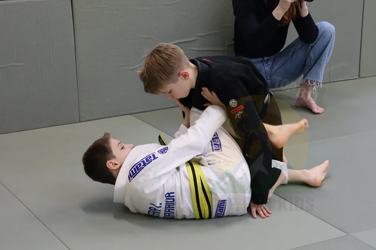 Photo from GUARD PASSING AND CONNECTION