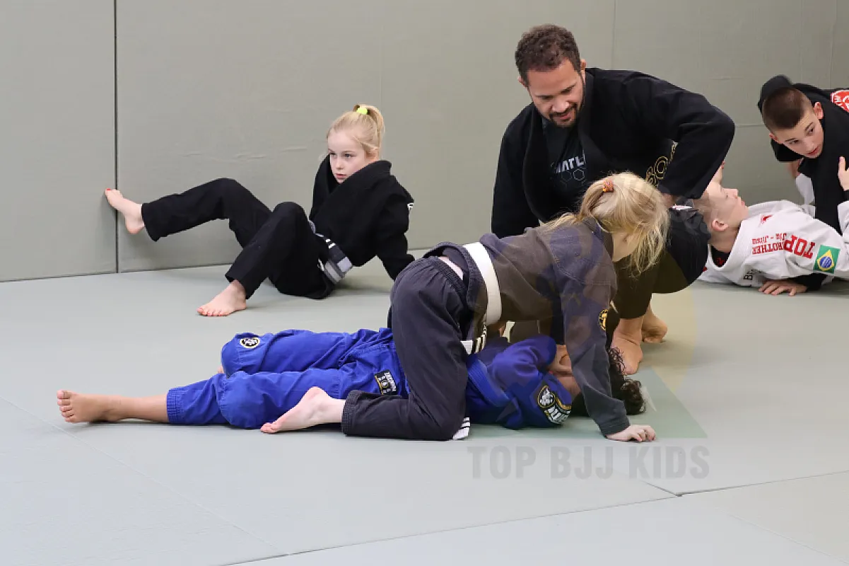 Photo from GUARD PASSING AND CONNECTION