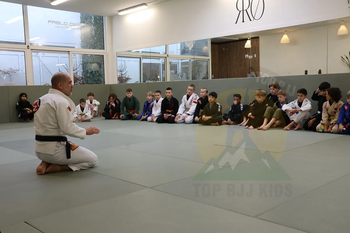 Photo from GUARD PASSING AND CONNECTION