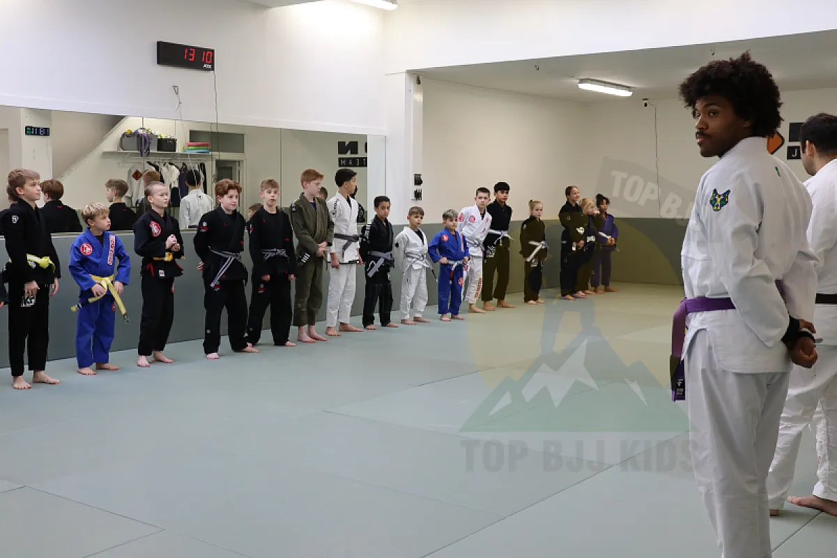 Photo from GUARD PASSING AND CONNECTION