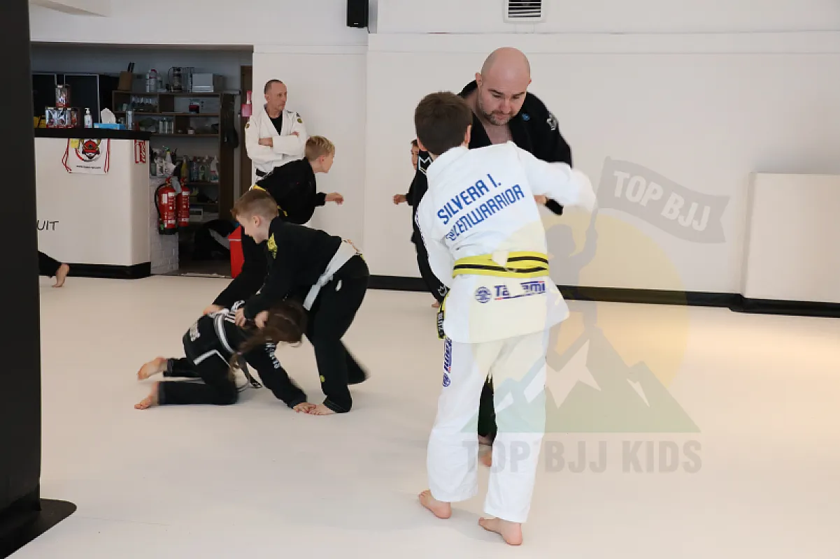 Photo from TAKEDOWNS & SIDE ATTACKS