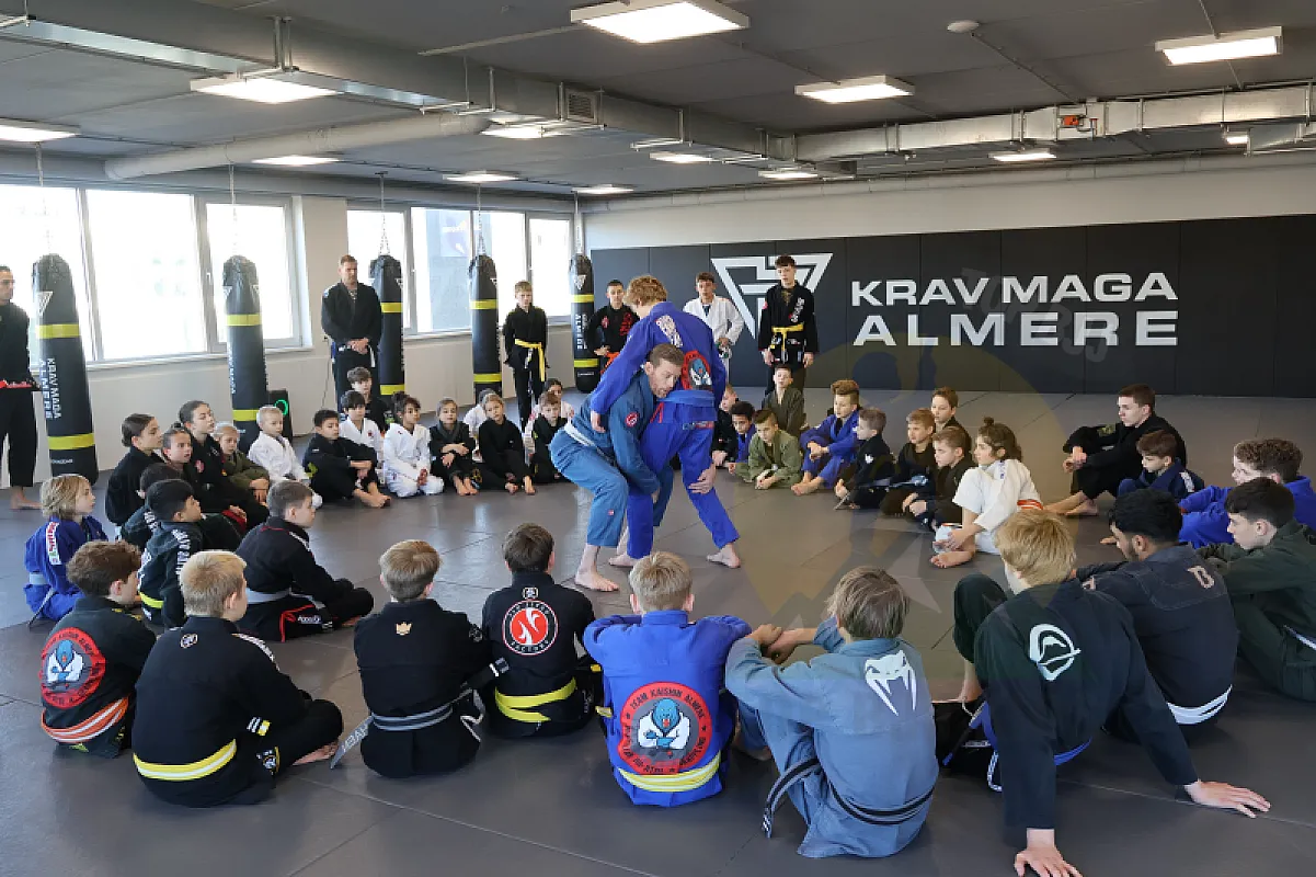 Photo from TAKEDOWNS & DE LA RIVA