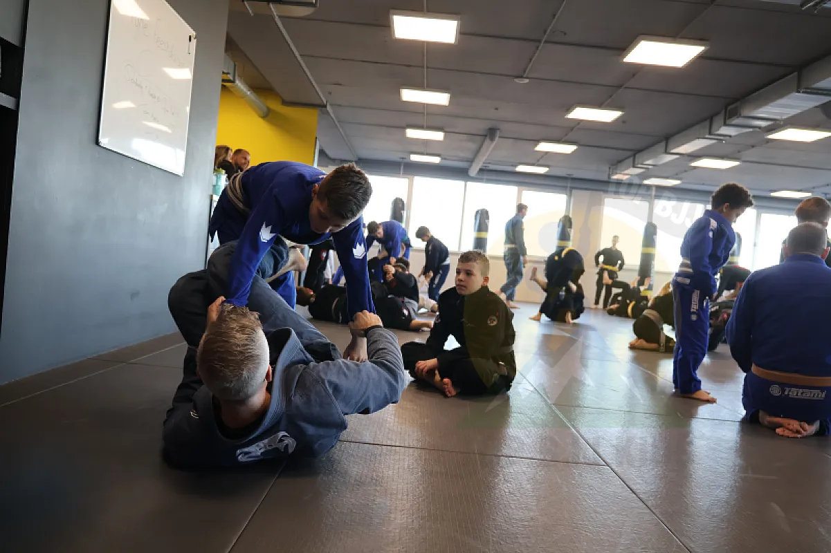 Photo from TAKEDOWNS & DE LA RIVA