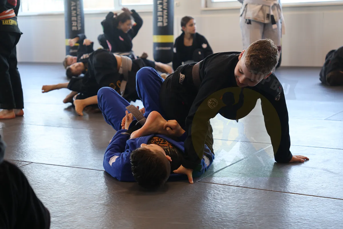 Photo from TAKEDOWNS & DE LA RIVA