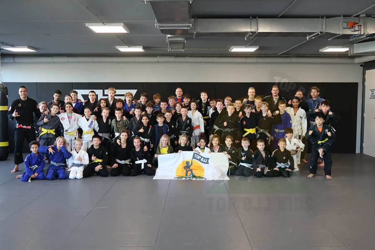 Photo from TAKEDOWNS & DE LA RIVA