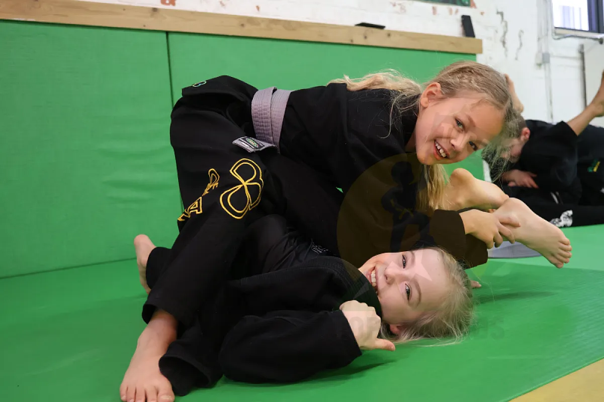 Photo from X-GUARD & DOUBLE UNDER PASS