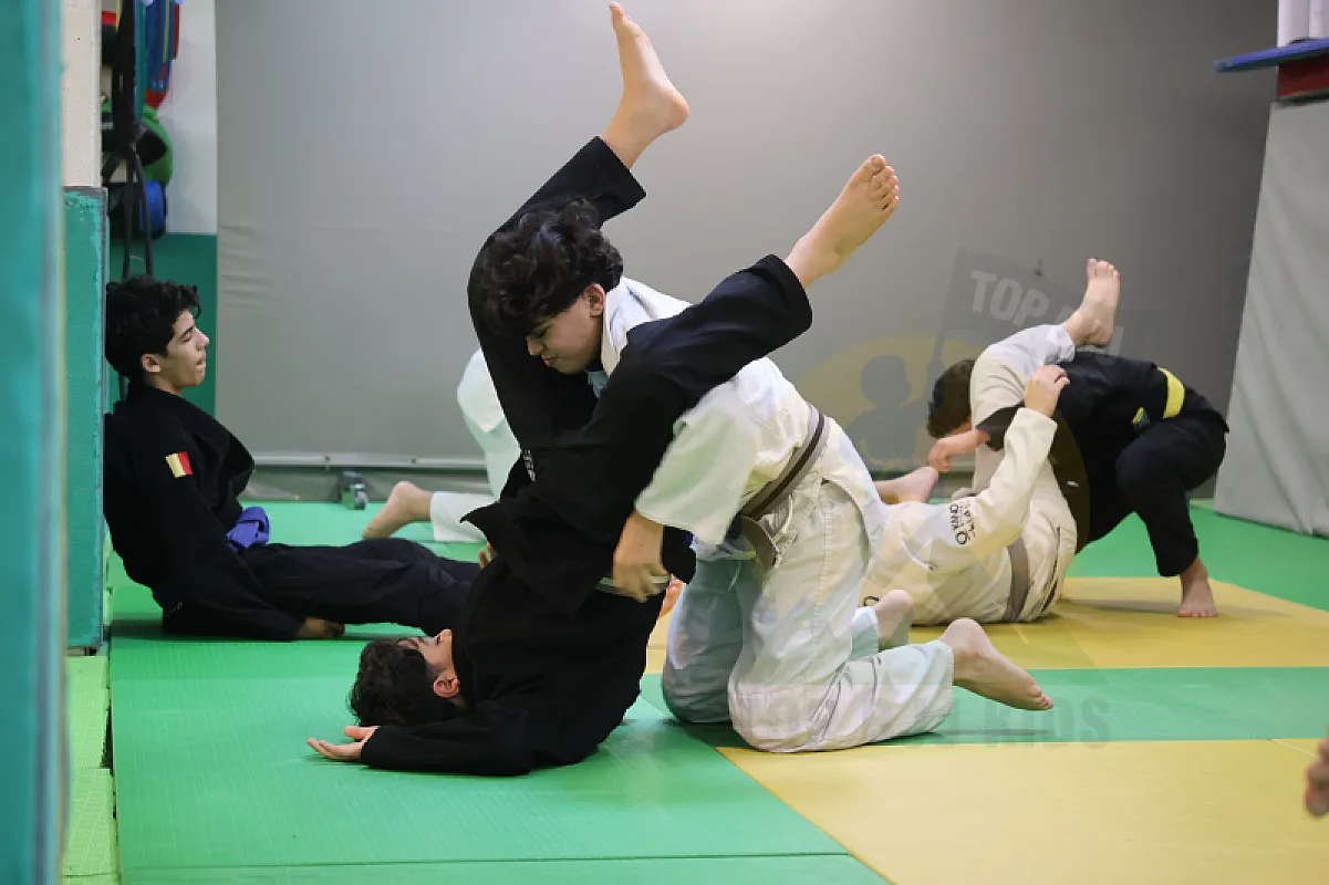 Photo from X-GUARD & DOUBLE UNDER PASS