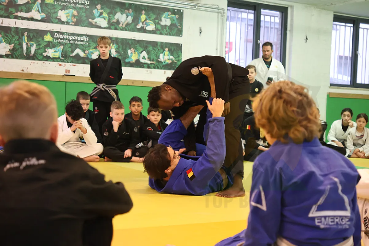Photo from X-GUARD & DOUBLE UNDER PASS