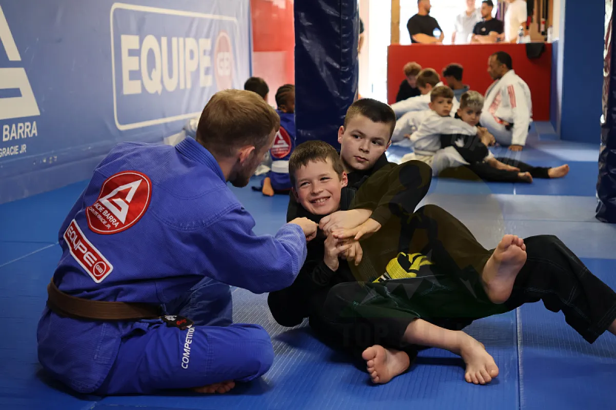 Photo from FOOT SWEEPS & GRIP FIGHTING