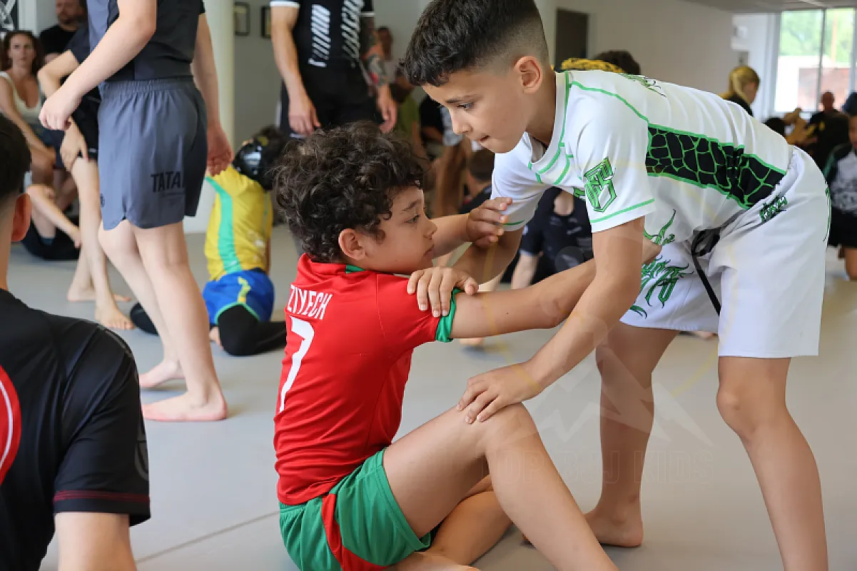 Photo from NO-GI GUARD RETENTION
