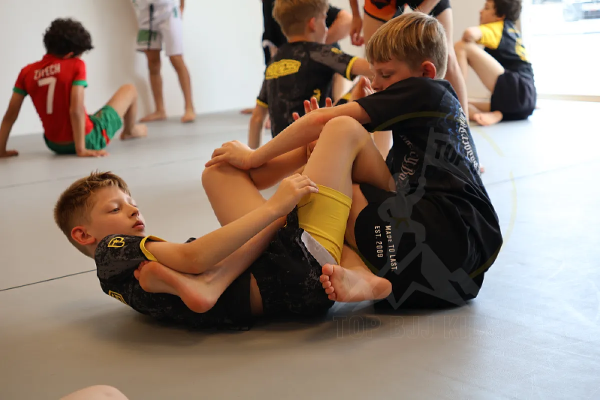 Photo from NO-GI GUARD RETENTION