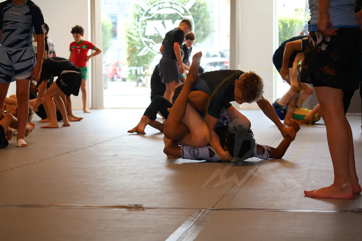 Photo from NO-GI GUARD RETENTION