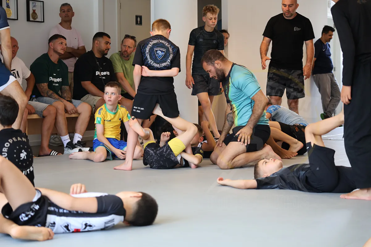 Photo from NO-GI GUARD RETENTION