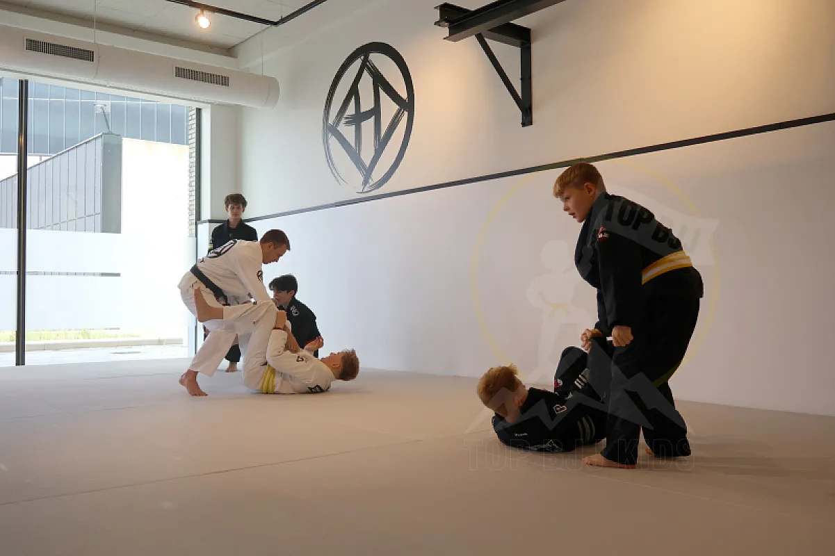 Photo from TAKEDOWNS