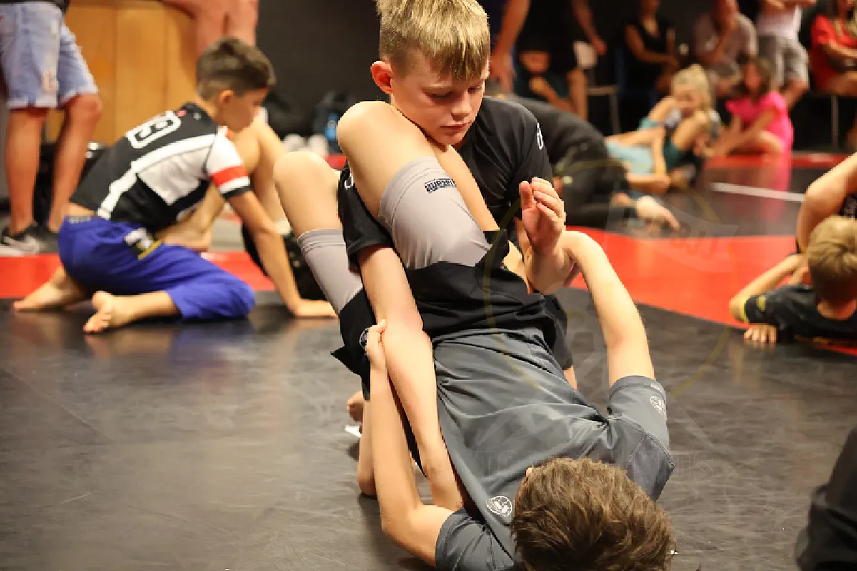 Photo from NO-GI ARMBARS