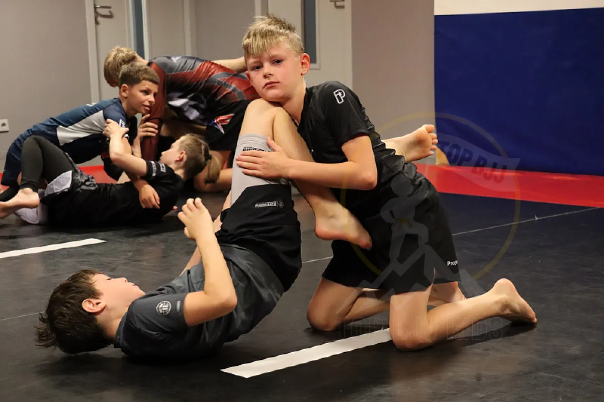 Photo from NO-GI ARMBARS
