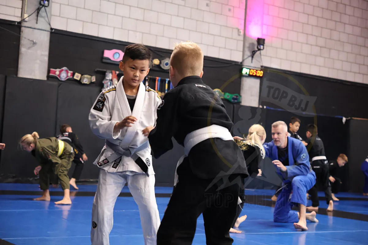 Photo from OPEN GUARD & GUARD RETENTION