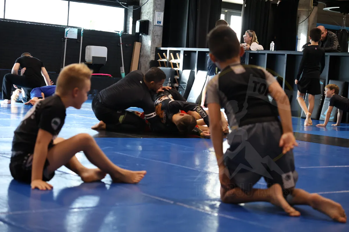 Photo from OPEN GUARD & GUARD RETENTION