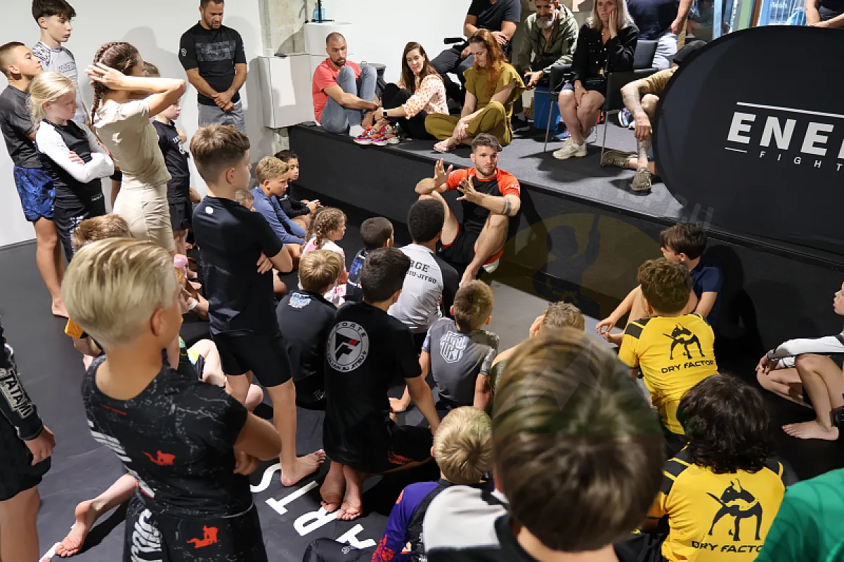 Photo from NO-GI SPECIAL