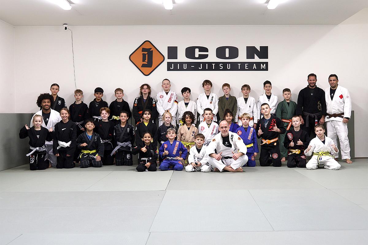 Group photo from GUARD PASSING AND CONNECTION