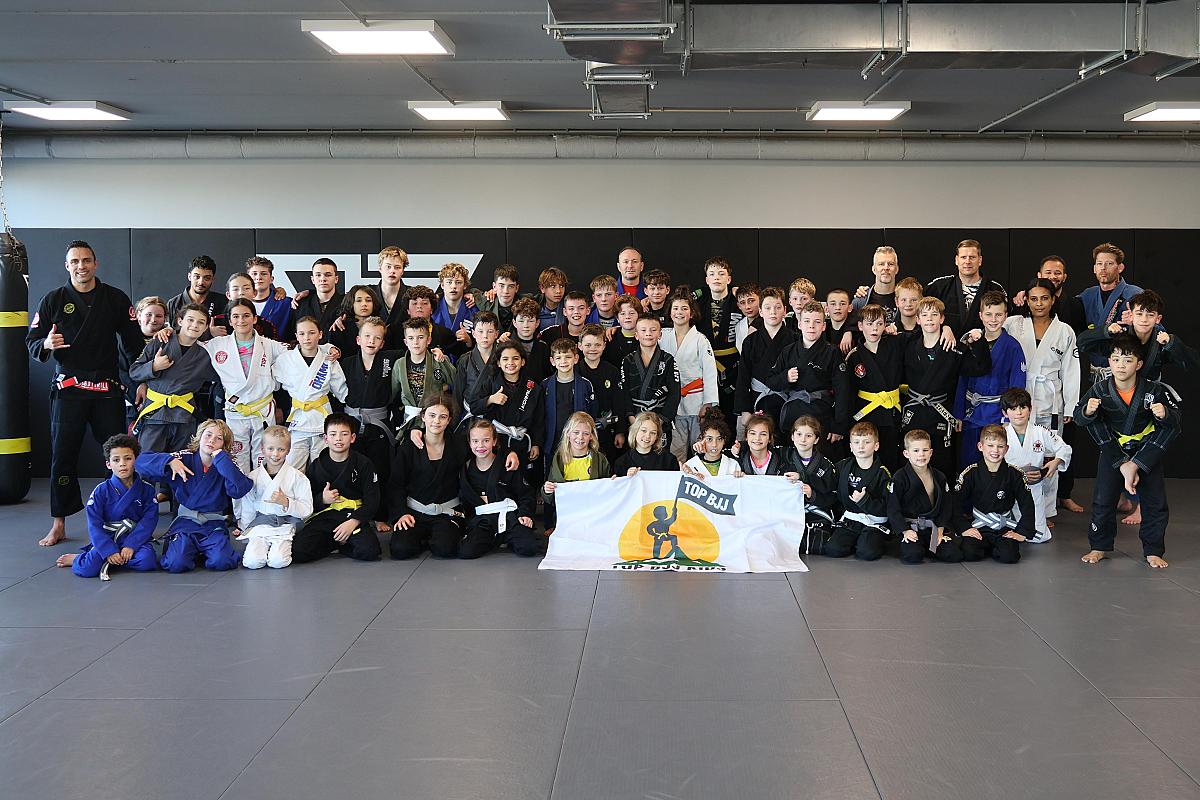 Group photo from TAKEDOWNS & DE LA RIVA